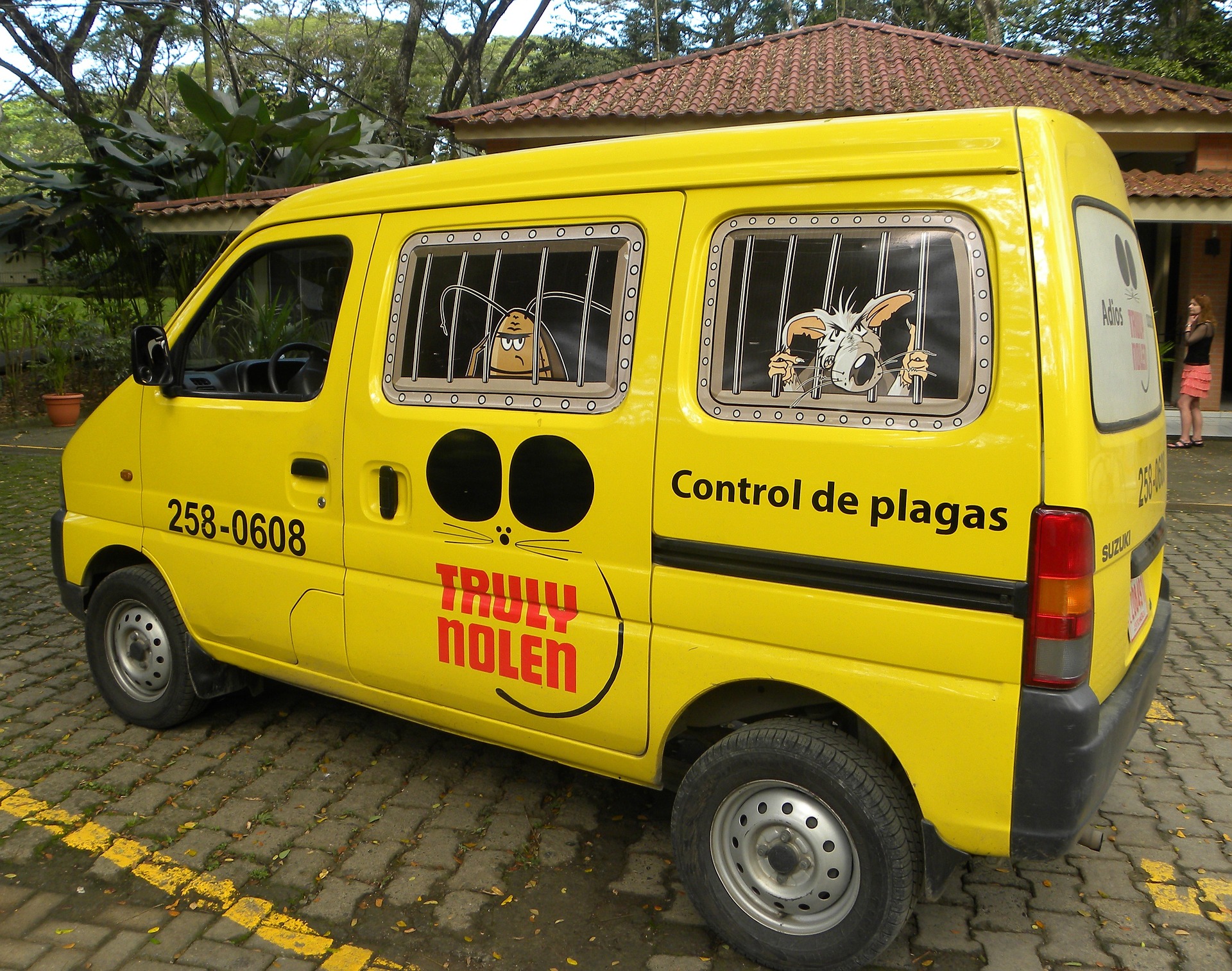 an exterminator truck